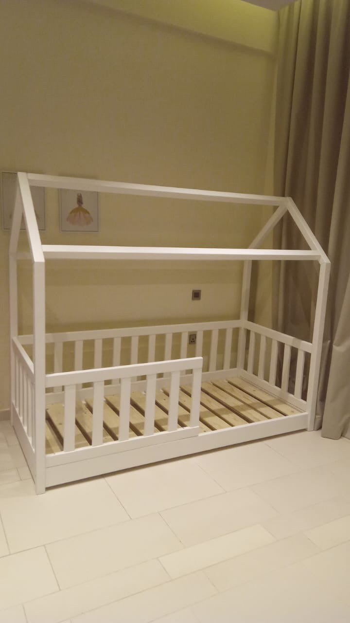 Noora - House Floor bed- Square rails