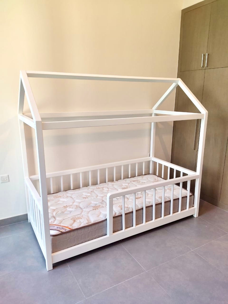 Noora - House Floor bed- Round rails
