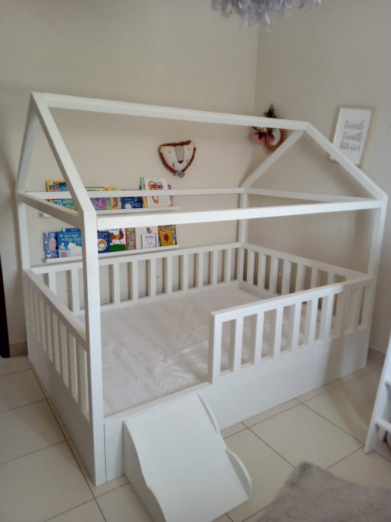 Noora - House Floor bed with Slide