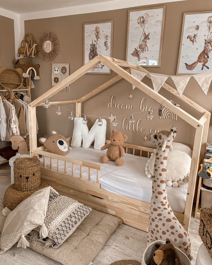 Creating a Montessori-Inspired Playroom: Essential Furniture and Decor Tips