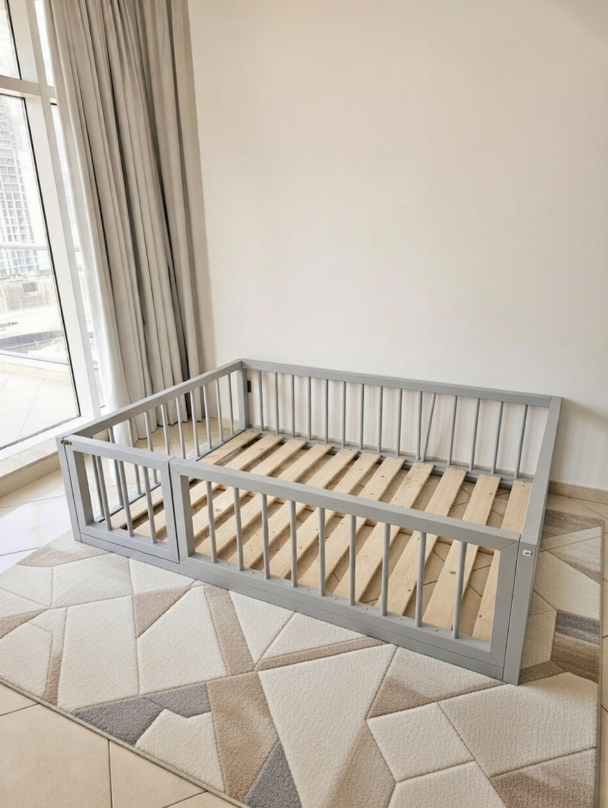 Maya - Montessori floor bed with round rails