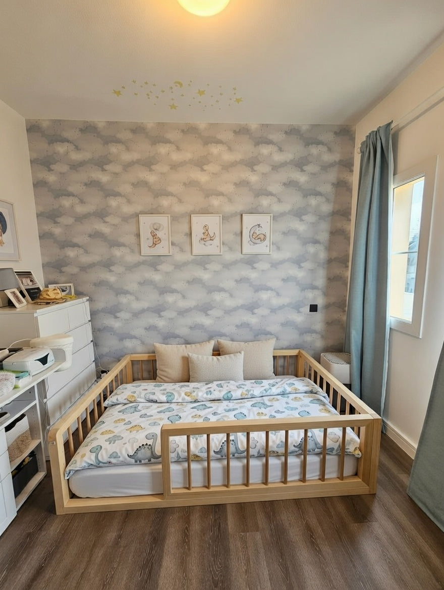 Maya - Montessori floor bed with round rails
