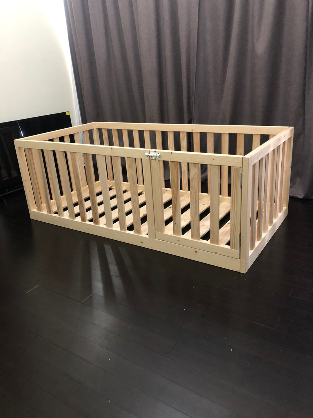 Maya - Montessori floor bed with Square Rails