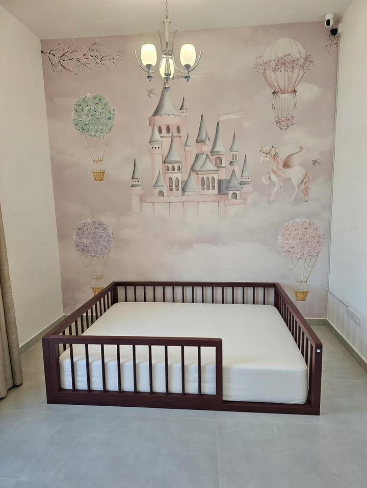 Maya - Montessori floor bed with round rails