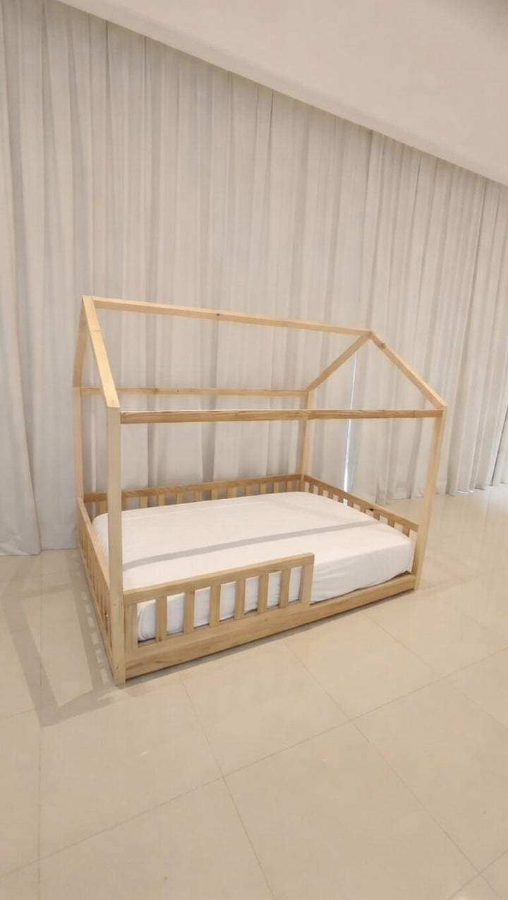 Noora -  House Floor bed- Square rails