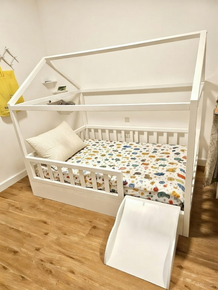 Noora -  House Floor bed  with Slide